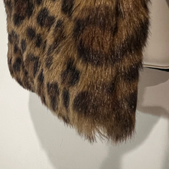W118 by Walter Baker Faux Fur Leopard Print Vest - Picture 4 of 6